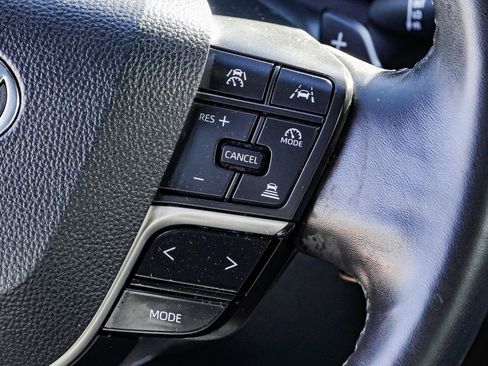 Used 2025 Toyota Camry XSE FWD image 33