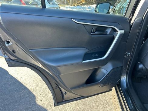 Used 2022 Toyota RAV4 LE image 21