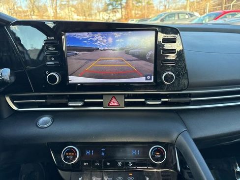 Used 2022 Hyundai Elantra SEL w/ Convenience Package image 20