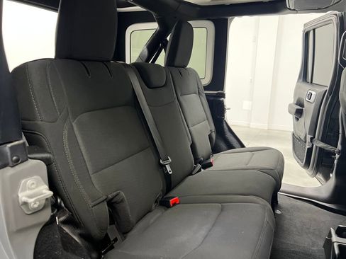 Used 2023 Jeep Wrangler Altitude image 16