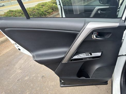 Used 2017 Toyota RAV4 Limited image 32