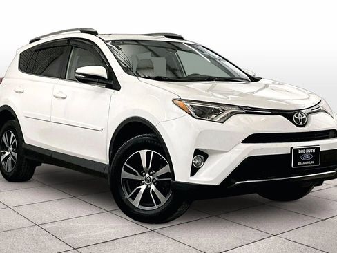 Used 2017 Toyota RAV4 XLE w/ Premium Special Value Package image 2