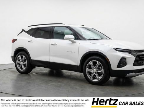 Used 2025 Chevrolet Blazer LT FWD image 1