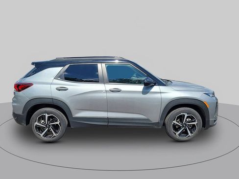 Used 2023 Chevrolet TrailBlazer RS w/ Convenience Package AWD/4WD image 2