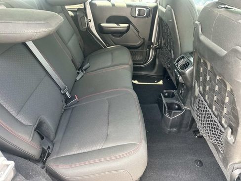 Used 2018 Jeep Wrangler Unlimited Rubicon AWD/4WD image 14