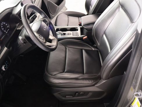Used 2023 Ford Explorer XLT w/ Equipment Group 202A image 11