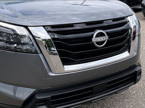 Certified 2024 Nissan Pathfinder S FWD image 26