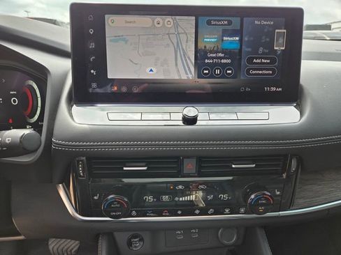 Used 2024 Nissan Rogue Platinum w/ Platinum Premium Package FWD image 11