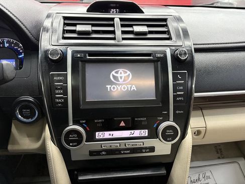 Used 2012 Toyota Camry XLE image 19