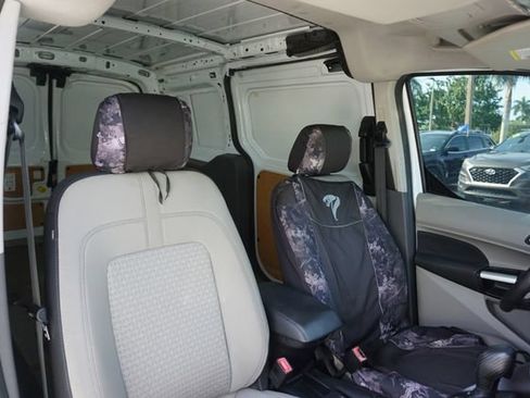 Used 2019 Ford Transit Connect XLT FWD image 2