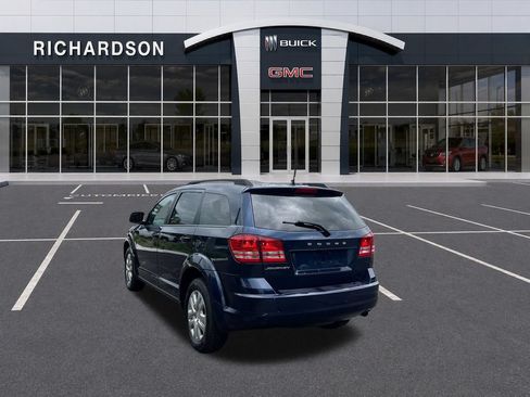 Used 2020 Dodge Journey SE w/ SE Popular Equipment Group FWD image 3
