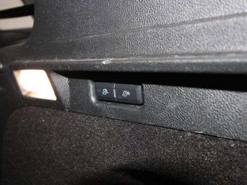 Used 2025 Lincoln Corsair AWD w/ Equipment Group 101A image 38