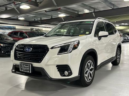 Used 2023 Subaru Forester Premium AWD/4WD image 5