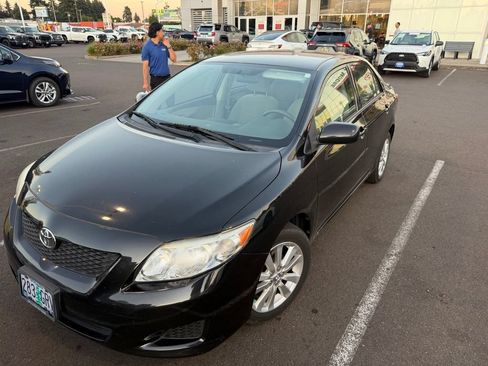Used 2010 Toyota Corolla XLE w/ XLE EVP Pkg #2 FWD image 2