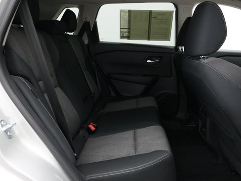 Used 2025 Nissan Rogue SV AWD/4WD image 44