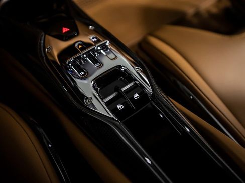 Used 2024 Ferrari 296 GTB RWD image 33
