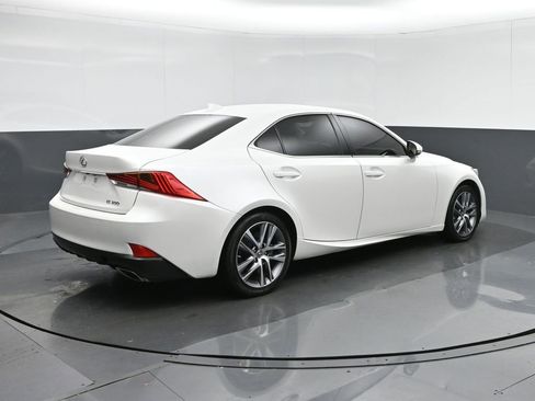 Used 2020 Lexus IS 300 image 7