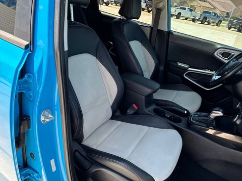 Used 2024 Kia Soul GT-Line FWD image 12