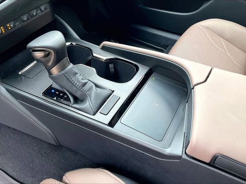 Used 2025 Lexus ES 350 w/ Luxury Package image 15