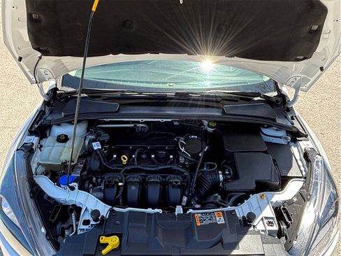 Used 2016 Ford Focus SE image 34