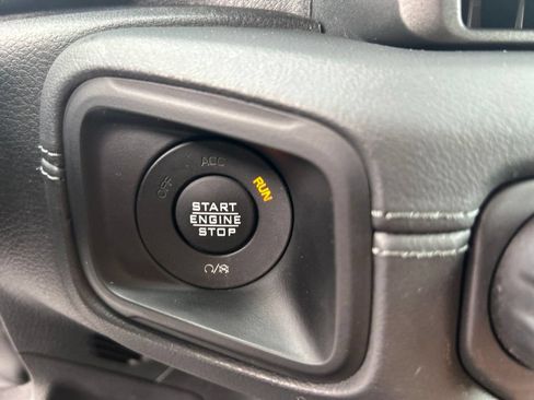 Used 2024 Jeep Wrangler Unlimited Sahara AWD/4WD image 40