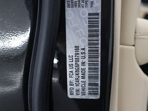 Used 2023 Jeep Grand Cherokee L Limited w/ Luxury Tech Group II AWD/4WD image 81
