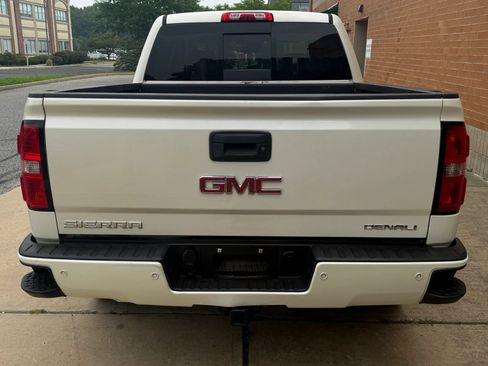 Used 2015 GMC Sierra 1500 Denali w/ Driver Alert Package AWD/4WD image 6