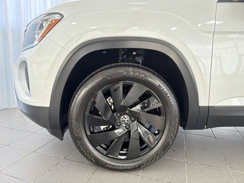 New 2026 Volkswagen Atlas SE image 12