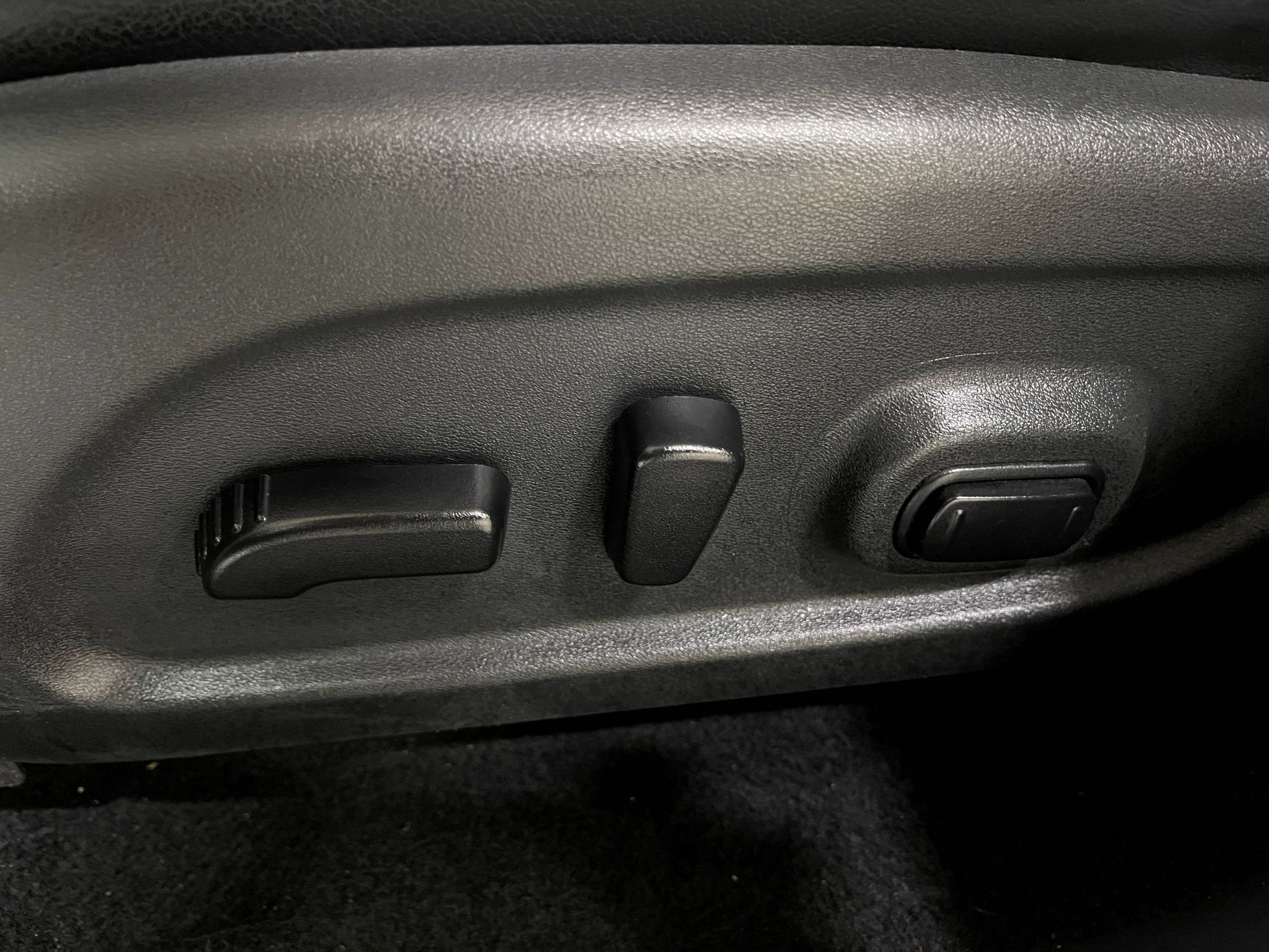 Used 2019 Nissan Pathfinder Platinum w/ Cargo Package AWD/4WD image 17