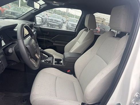 Used 2025 Toyota 4Runner SR5 AWD/4WD image 23