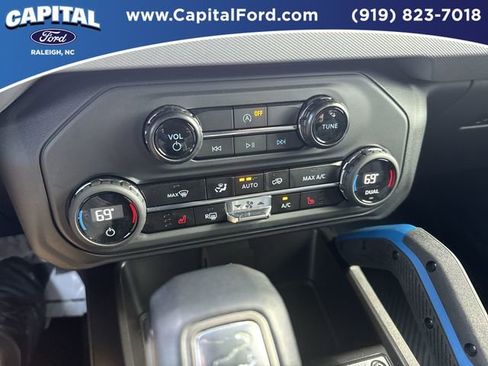 Certified 2024 Ford Bronco Black Diamond w/ Sasquatch Package image 28