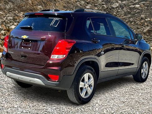 Used 2022 Chevrolet Trax LT image 2