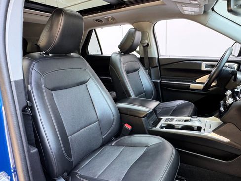 Used 2023 Ford Explorer Limited w/ Limited Technology Package RWD image 40
