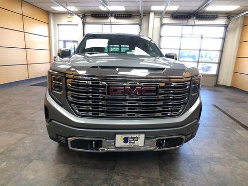 Used 2024 GMC Sierra 1500 Denali w/ Denali Reserve Package AWD/4WD image 2