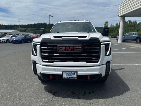Used 2024 GMC Sierra 3500 AT4 w/ AT4 Premium Plus Package AWD/4WD image 7