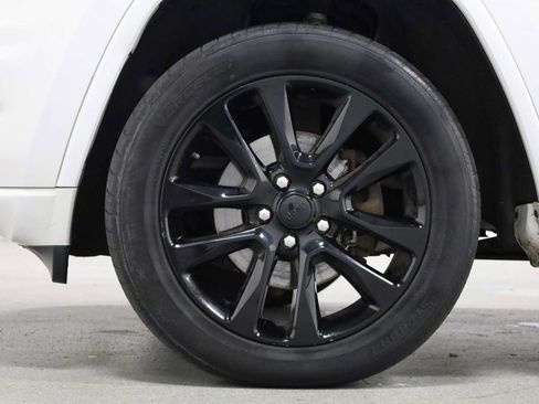 Used 2018 Jeep Grand Cherokee Altitude AWD/4WD image 37