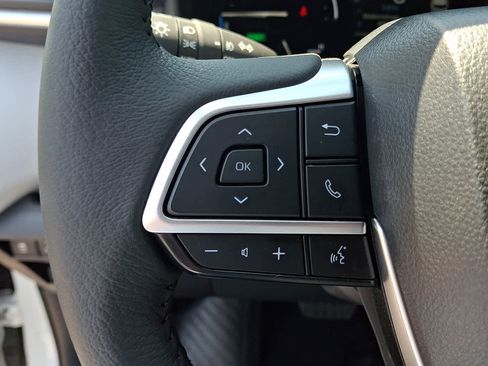 Used 2025 Toyota Sienna XLE w/ XLE Plus Package AWD/4WD image 25