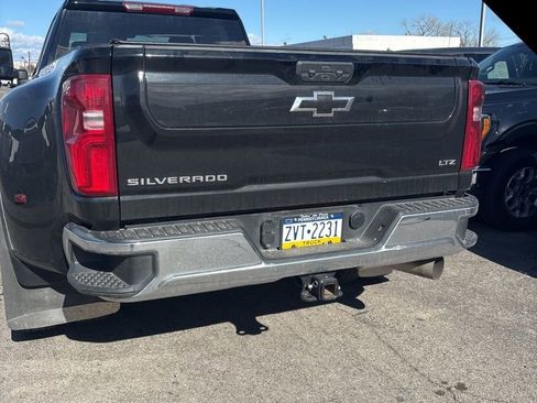 Used 2025 Chevrolet Silverado 3500 LTZ w/ LTZ Convenience Package image 7