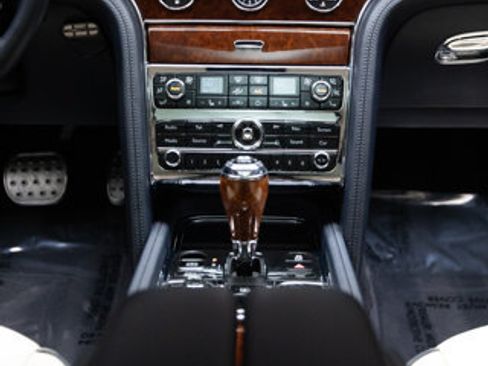 Used 2017 Bentley Mulsanne RWD image 85