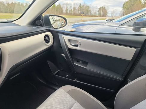 Used 2017 Toyota Corolla L image 17