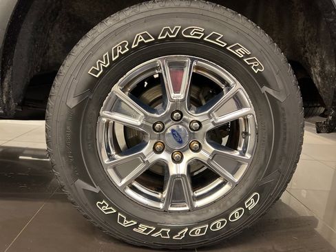 Used 2015 Ford F150 Lariat w/ Equipment Group 502A Luxury image 7