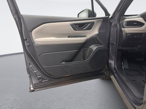 Used 2025 Subaru Forester image 9