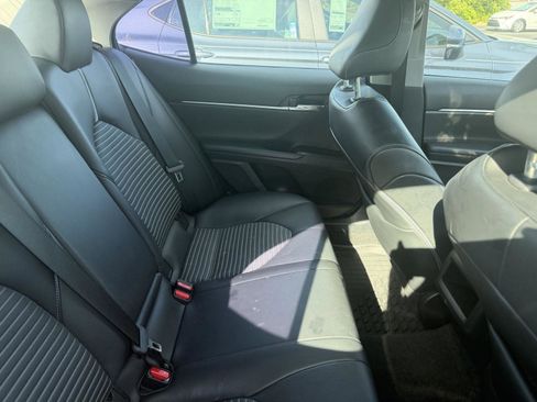 Used 2022 Toyota Camry SE FWD image 10