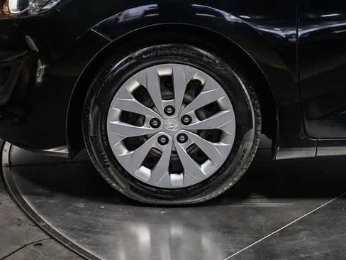 Used 2016 Hyundai Elantra GT image 9