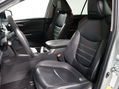 Used 2021 Toyota RAV4 XLE Premium FWD image 26