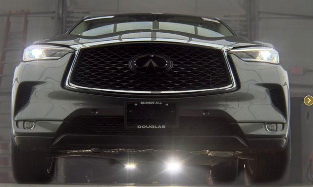Used 2022 INFINITI QX50 Essential AWD/4WD image 3