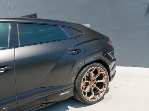 Used 2023 Lamborghini Urus Performante AWD/4WD image 26