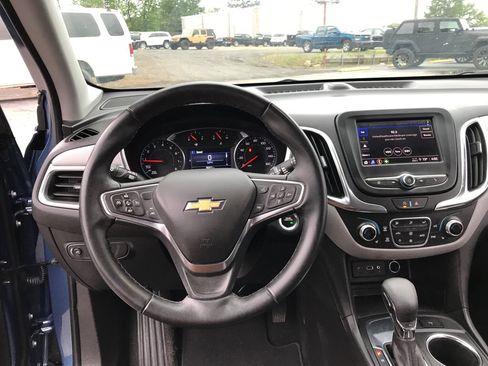 Used 2024 Chevrolet Equinox LT w/ Driver Convenience Package FWD image 9