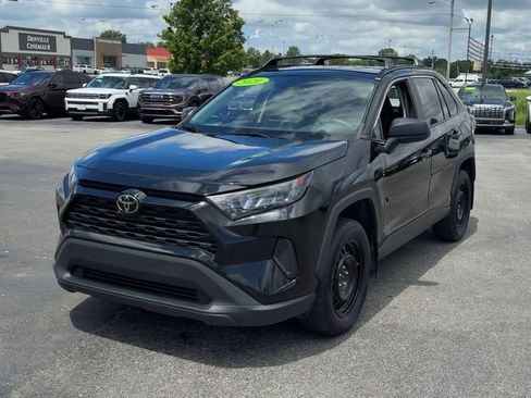 Used 2021 Toyota RAV4 LE AWD/4WD image 2