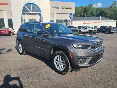 Used 2024 Jeep Grand Cherokee Laredo X w/ Luxury Tech Group I AWD/4WD image 8